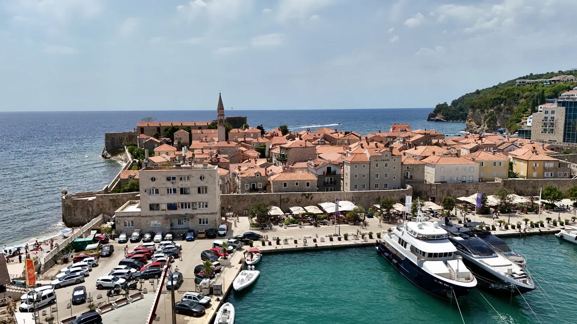 Zidine starog grada i obala