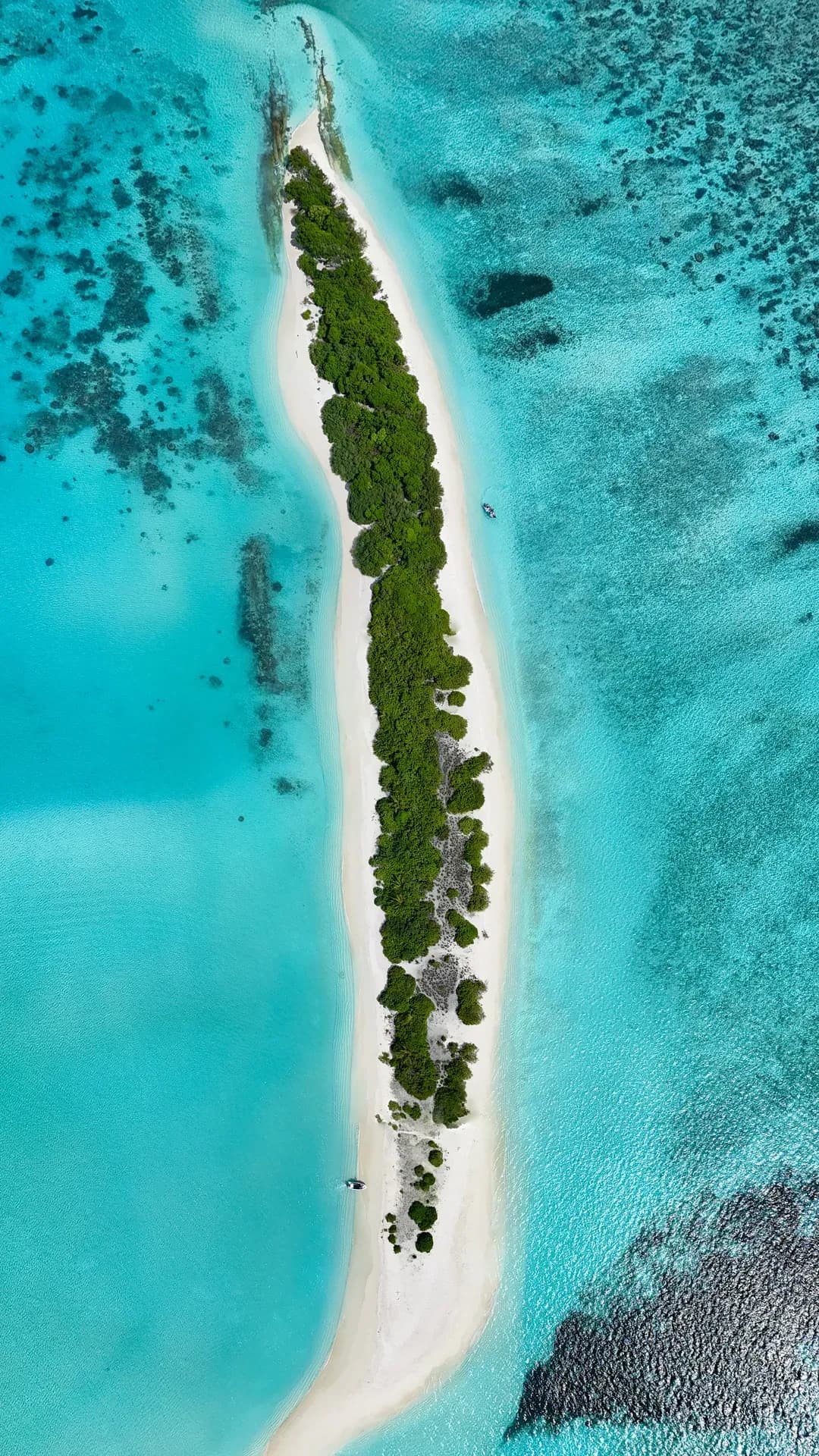 Nenaseljeno ostrvo — ortofoto (top-down) snimak